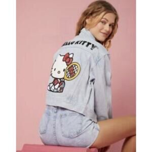 Hello Kitty Tennis Light Wash Denim Button Up Long Sleeve Jean Jacket Size S 4
